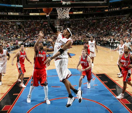 他凭借自己 他凭借自己