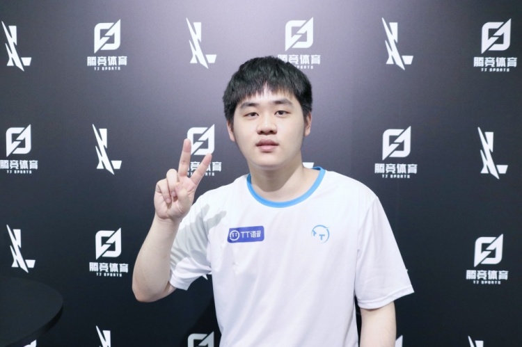 术战略上与 术战略上与